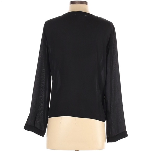 𝅺SEMI-SHEER blouse - Picture 2 of 3